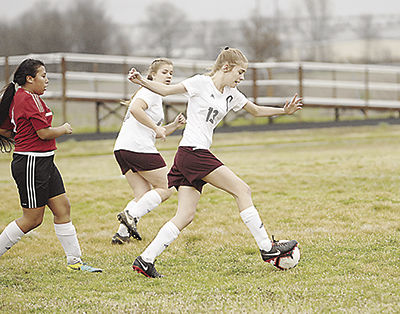 CHS girls soccer team falls to Lakeside Beavers 1-0